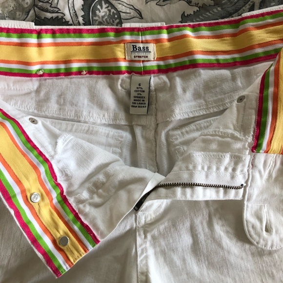 🪻SPRING CLEARANCE🪻LIKE NEW White Denim Shorts - Picture 2 of 3